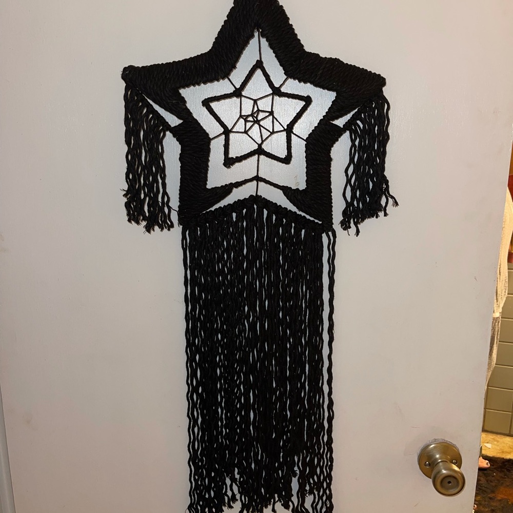 🖤🖤solid black handcrafted star ⭐️ dreamcatcher 🖤🖤